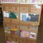 lot de vaisselle jetable assiettes, gobelets, serviettes, etc..