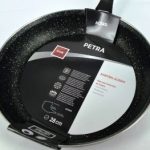 20 poele Dimensions 28 cm prix magasin 39 euros pièce prix 100 HT