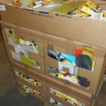 lot d'environ 2000 articles de mercerie semelles, lacets, cirages, etc…………….